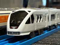 新型特急「N100系」電車